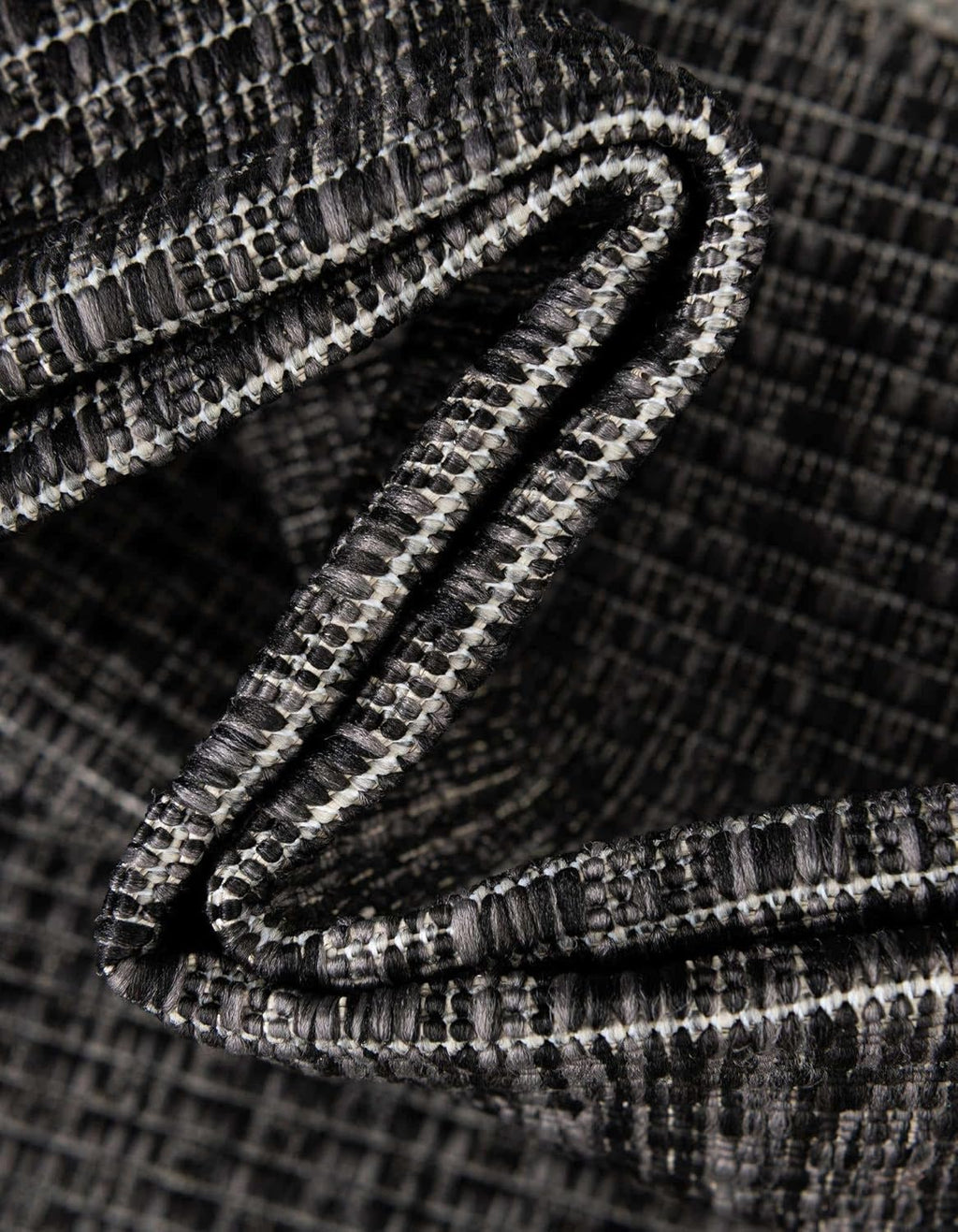 Unique Loom Outdoor Border Collection Area Rug - Soft Border (6' 1" Round Black/Ivory)