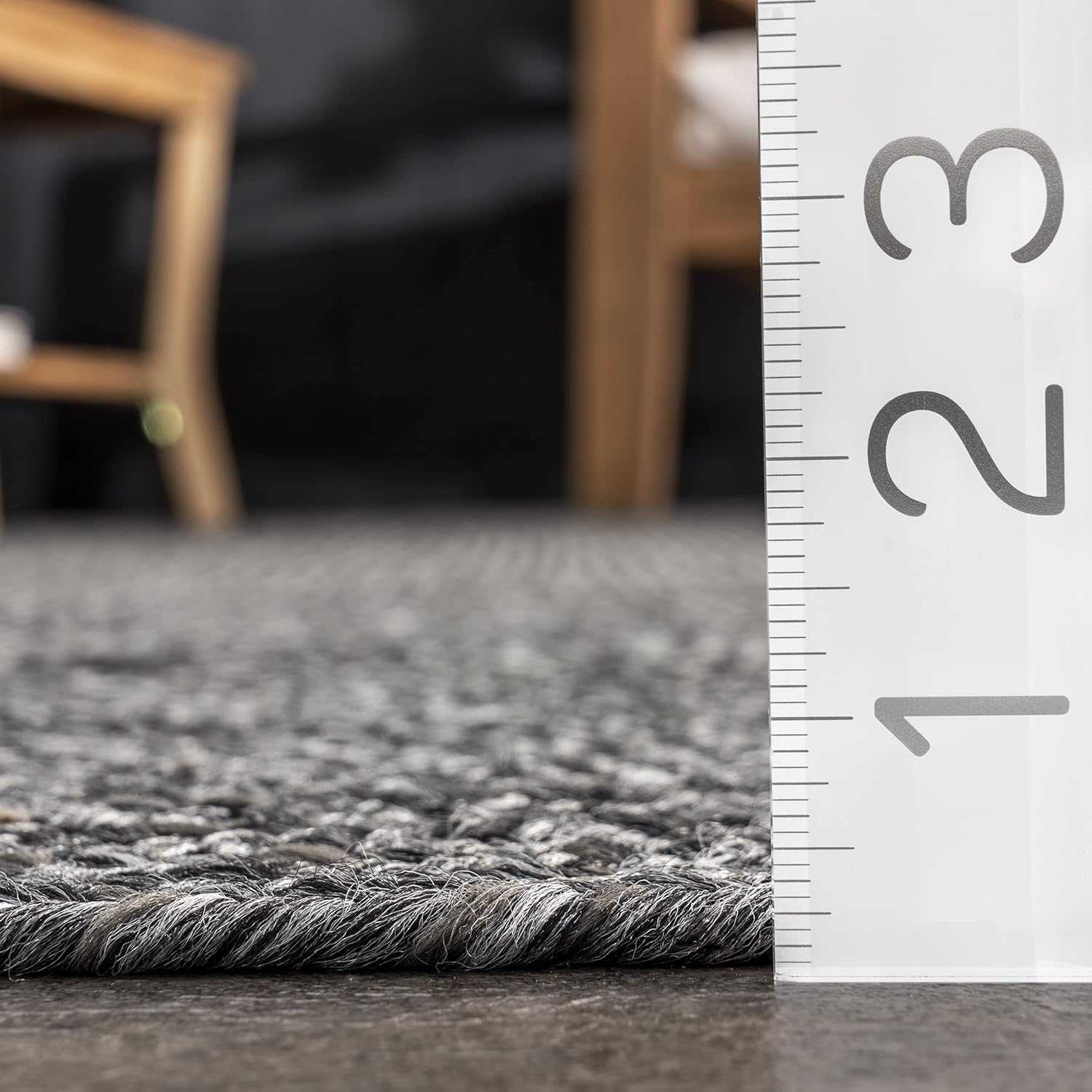 nuLOOM 4' x 6' Solid Hand Braided Indoor/Outdoor Area Rug, Pet-Friendly, High Traffic, Weather Resistant, for Patio, Balcony, Bedroom, Living, Dining Room, Wynn Charcoal