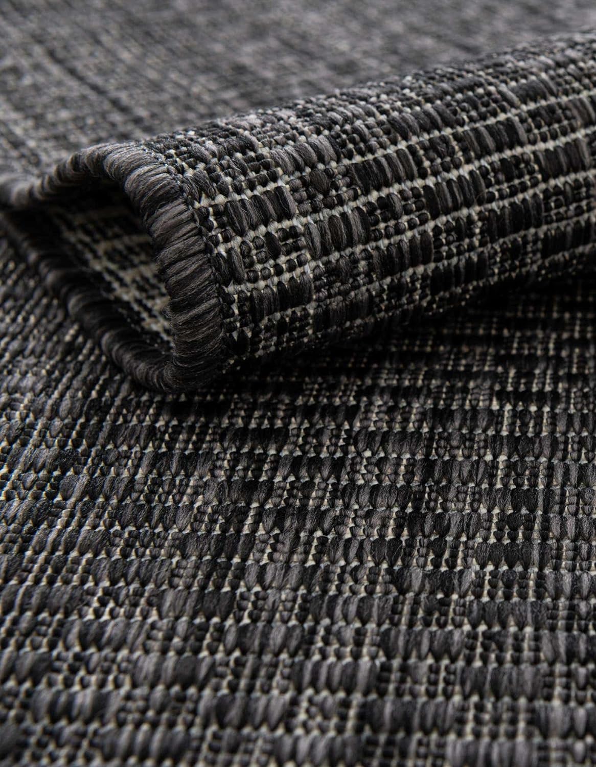 Unique Loom Outdoor Solid Collection Area Rug (4' 1" Round Black/Ivory)