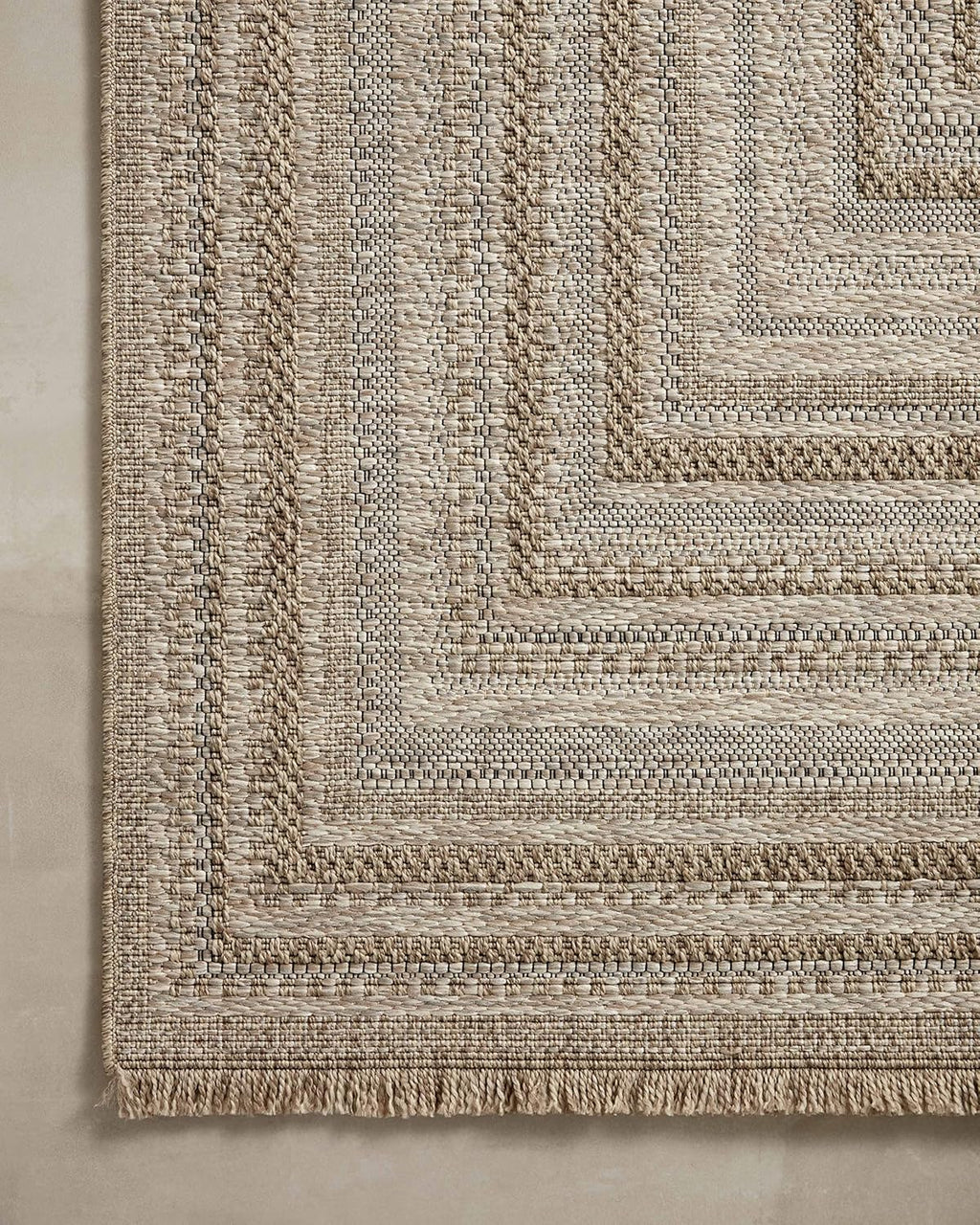 Loloi Dawn Collection Indoor/Outdoor DAW-01 7'-8" x 7'-8" Round Area Rug