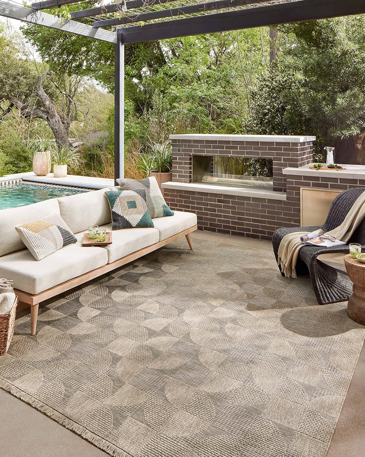 Loloi Dawn Collection Indoor/Outdoor DAW-08 Beige 3'-9" x 5'-9" Accent Rug