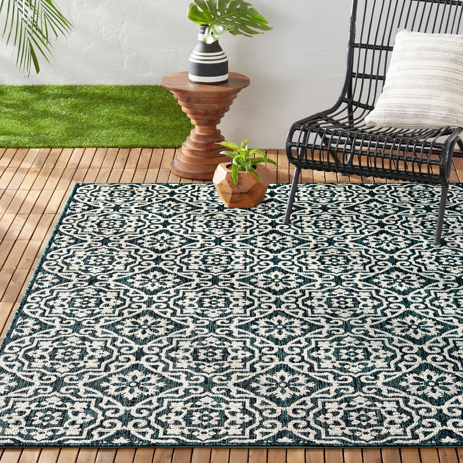 Nicole Miller New York Patio Country Julia Transitional Geometric Indoor/Outdoor Area Rug, Navy Blue/Ivory, 5'2"x7'2"