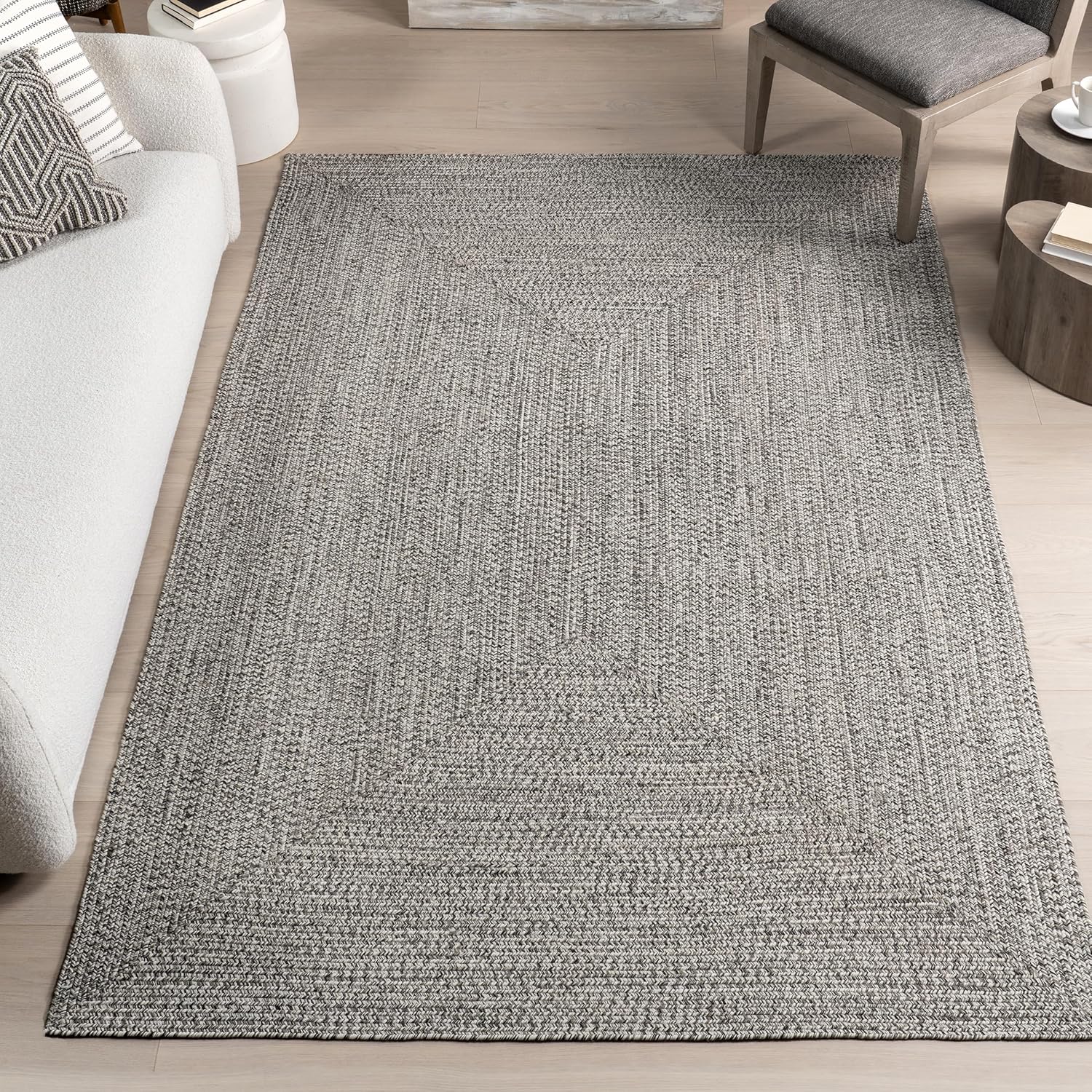nuLOOM 5' Round Solid Hand Braided Indoor/Outdoor Area Rug, Pet-Friendly, High Traffic, Weather Resistant, for Patio, Balcony, Bedroom, Living, Dining Room, Wynn Salt and Pepper