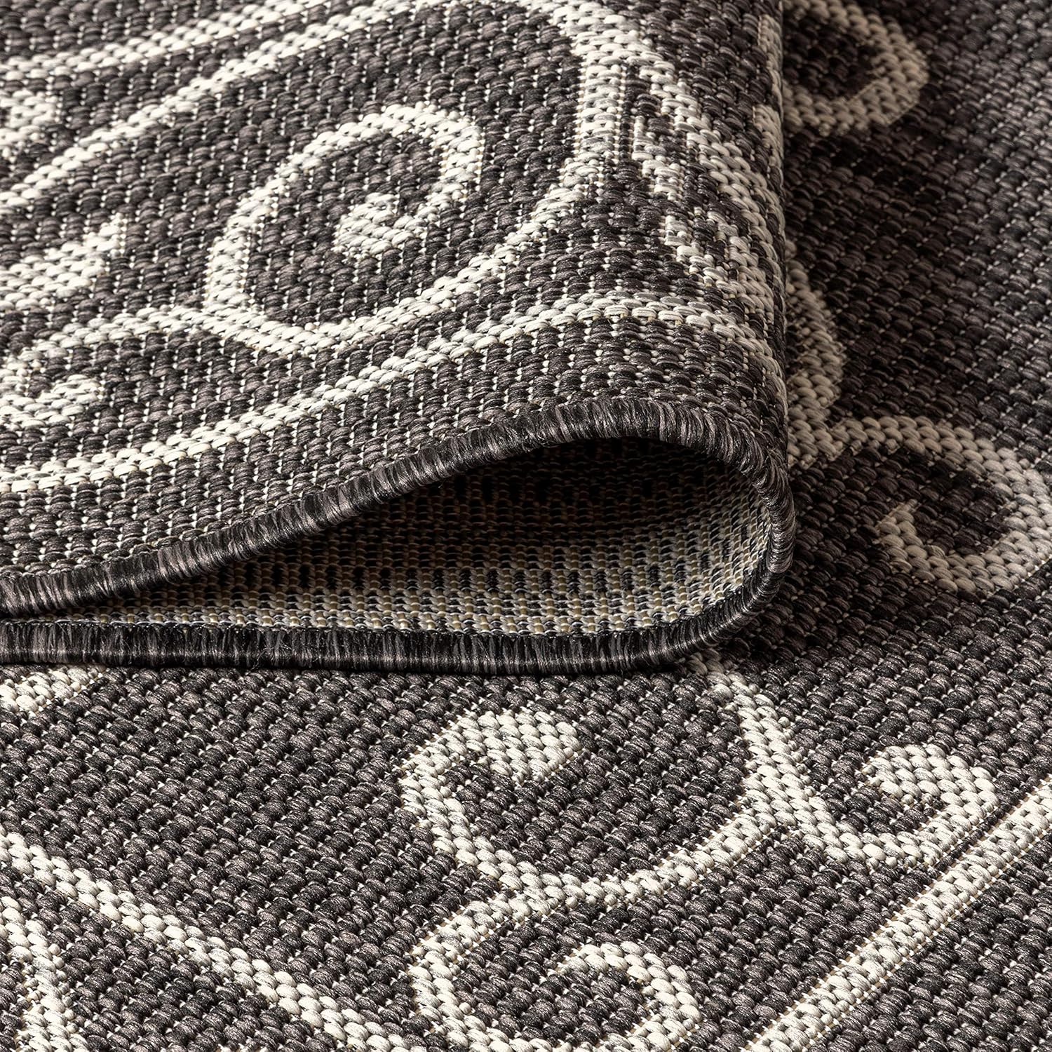 JONATHAN Y SMB106G-6R Charleston Vintage Filigree Textured Weave Black/Gray 6' Round Indoor/Outdoor Area Rug, Pet Friendly, Non-Shedding, Stain Resistant, Easy-Cleaning for Backyard, Patio, Porch